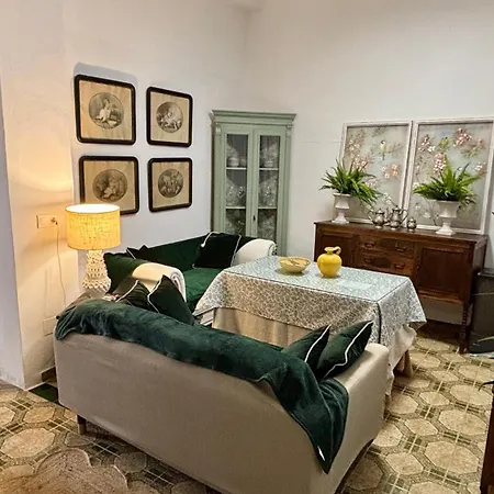 Lola's Апартаменты *