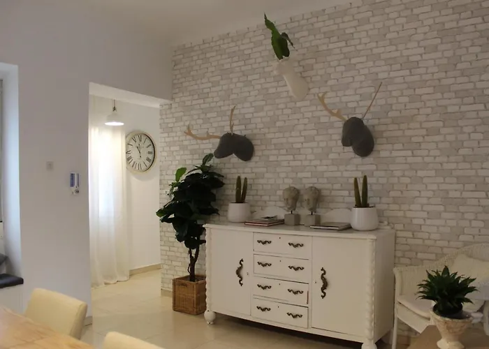 Lola's Апартаменты *