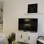 Lola's Lejlighed
